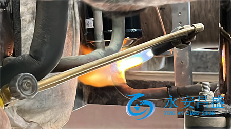 上海中央空調(diào)螺桿機(jī)組保養(yǎng)攻略 實(shí)施這幾項預(yù)防性措施 確保長效運(yùn)行